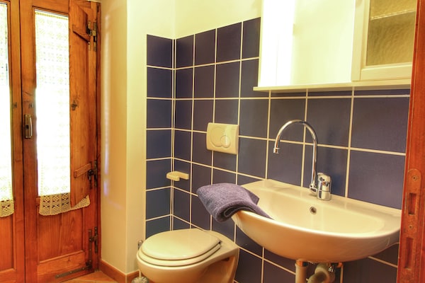 Foto van Opvallende boerderij, Ortignano - Vakantiehuis in Ortignano - BathRoom