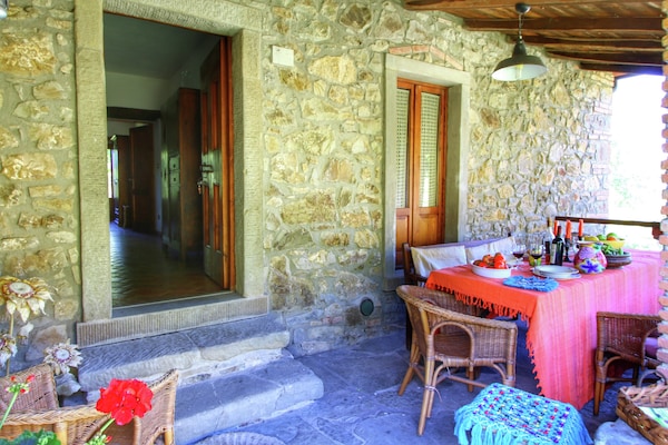 Foto van Opvallende boerderij, Ortignano - Vakantiehuis in Ortignano - TerraceBalcony