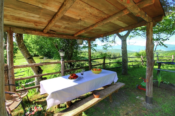 Foto van Opvallende boerderij, Ortignano - Vakantiehuis in Ortignano - GardenSummer