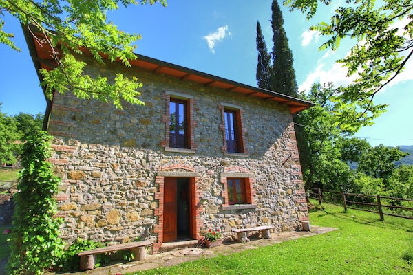 Foto van Opvallende boerderij, Ortignano - Vakantiehuis in Ortignano - ExteriorSummer