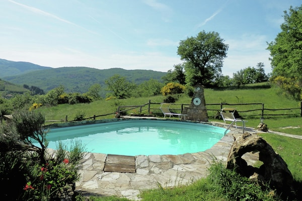 Foto van Opvallende boerderij, Ortignano - Vakantiehuis in Ortignano - ViewSummer