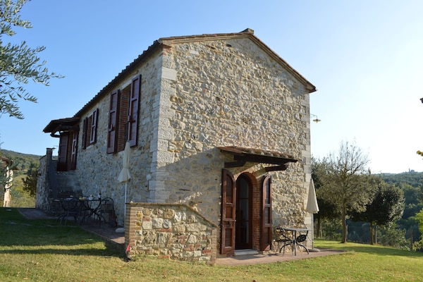 Foto van Toscaanse retraite in Montalceto - Vakantiehuis in Asciano (SI) - ExteriorSummer