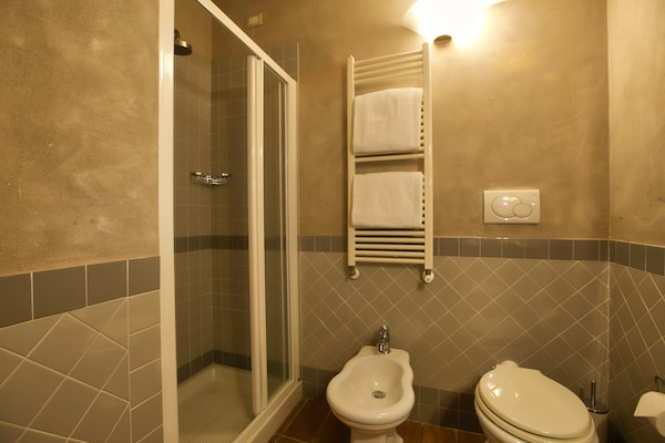 Foto van Vakantiehuis in Braccagni met Wellness & Golf - Vakantiehuis in Braccagni - BathRoom