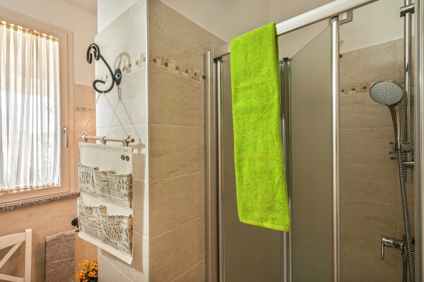 Foto van Prachtig verblijf in Tavullia - Vakantiehuis in Tavullia - BathRoom