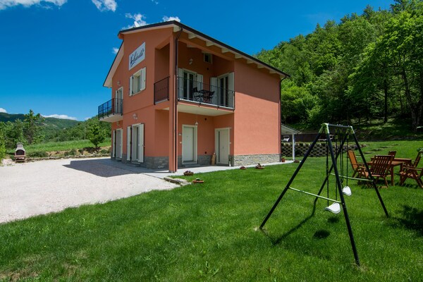 Foto van Villa in Borgo Pace met Privézwembad - Vakantiehuis in Borgo Pace (PU) - ExteriorSummer
