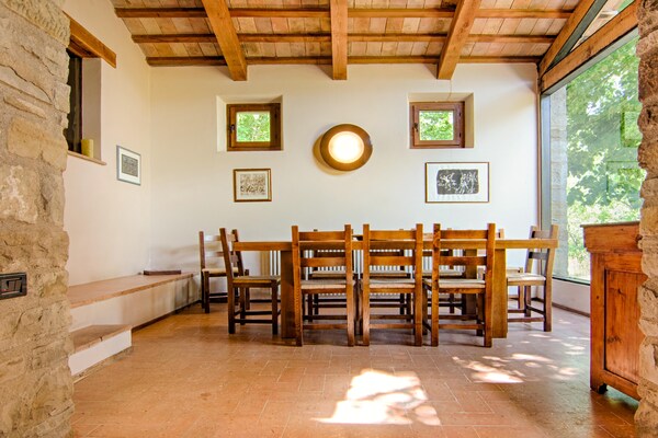 Foto van Villa in Borgo Pace met Privézwembad - Vakantiehuis in Borgo Pace - DiningRoom
