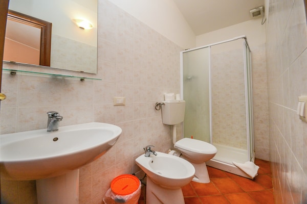 Foto van Herenhuis in Apecchio nabij het meer - Vakantiehuis in Apecchio - BathRoom