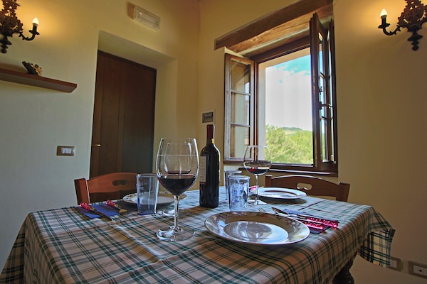 Foto van Cottage in Urbania met zwembad en terras - Vakantiehuis in Urbania - DiningRoom
