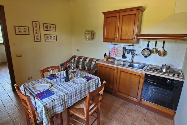 Foto van Cottage in Urbania met zwembad en terras - Vakantiehuis in Urbania - DiningRoom