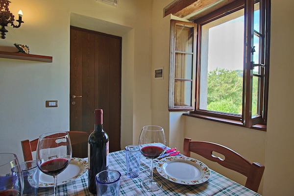 Foto van Cottage in Urbania met zwembad en terras - Vakantiehuis in Urbania - DiningRoom