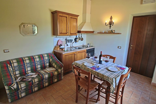 Foto van Cottage in Urbania met zwembad en terras - Vakantiehuis in Urbania - LivingRoom