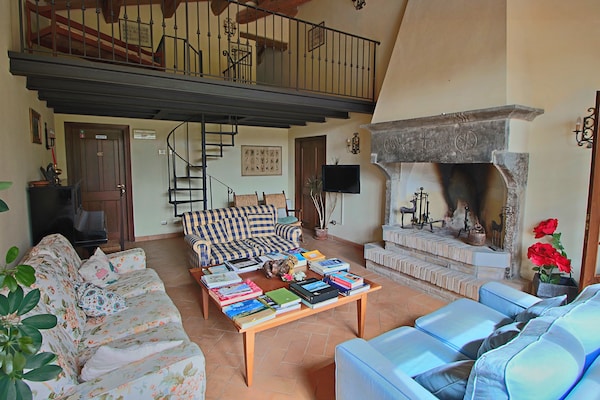 Foto van Cottage in Urbania met zwembad en terras - Vakantiehuis in Urbania - Facilities