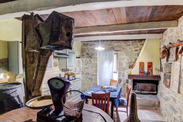 Foto van Familieverblijf in de molen met barbecue - Vakantiehuis in Roccafluvione - DiningRoom