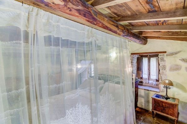 Foto van Familieverblijf in de molen met barbecue - Vakantiehuis in Roccafluvione - BedRoom