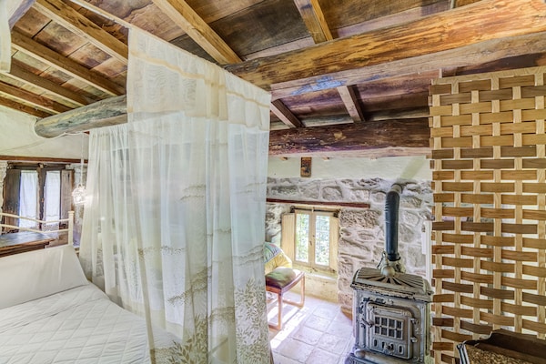 Foto van Familieverblijf in de molen met barbecue - Vakantiehuis in Roccafluvione - BedRoom