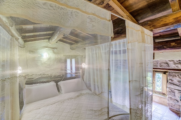 Foto van Familieverblijf in de molen met barbecue - Vakantiehuis in Roccafluvione - BedRoom