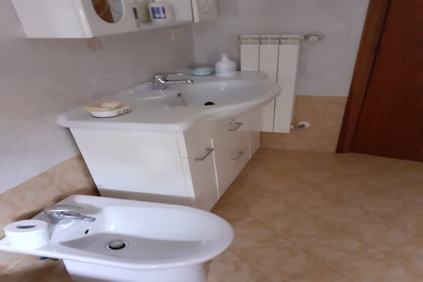 Foto van Gezellig appartement in Tagliacozzo met balkon - Vakantiehuis in Tagliacozzo - BathRoom