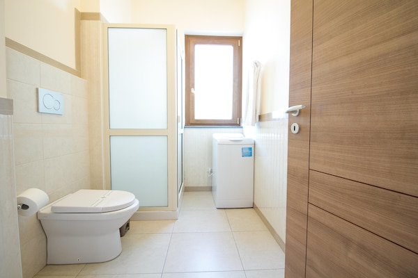 Foto van Appartement met panoramisch uitzicht op zee - Vakantiehuis in Trecastagni - BathRoom