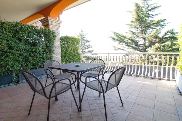 Foto van Appartement met panoramisch uitzicht op zee - Vakantiehuis in Trecastagni - TerraceBalcony