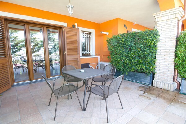 Foto van Appartement met panoramisch uitzicht op zee - Vakantiehuis in Trecastagni - TerraceBalcony