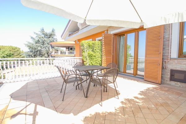 Foto van Appartement met panoramisch uitzicht op zee - Vakantiehuis in Trecastagni - TerraceBalcony