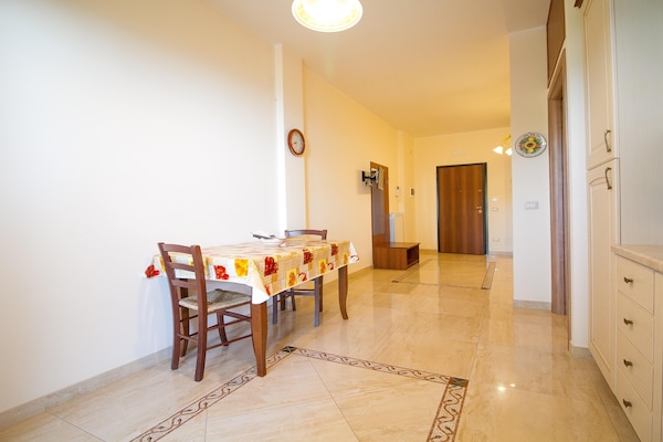 Foto van Appartement met panoramisch uitzicht op zee - Vakantiehuis in Trecastagni - DiningRoom