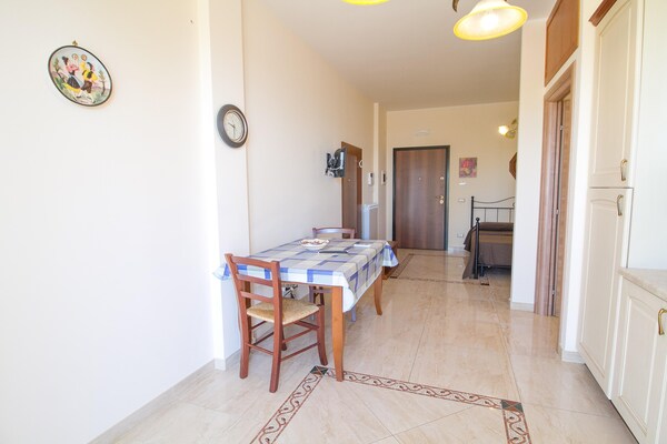 Foto van Appartement met panoramisch uitzicht op zee - Vakantiehuis in Trecastagni - DiningRoom