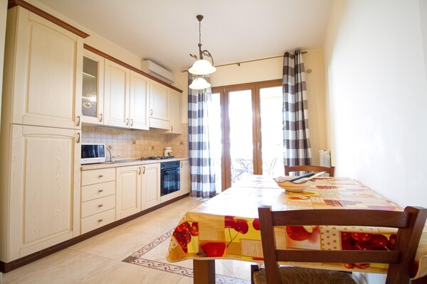 Foto van Appartement met panoramisch uitzicht op zee - Vakantiehuis in Trecastagni - Kitchen