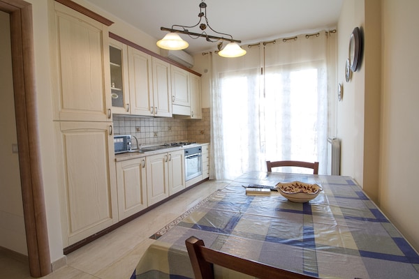Foto van Appartement met panoramisch uitzicht op zee - Vakantiehuis in Trecastagni - Kitchen