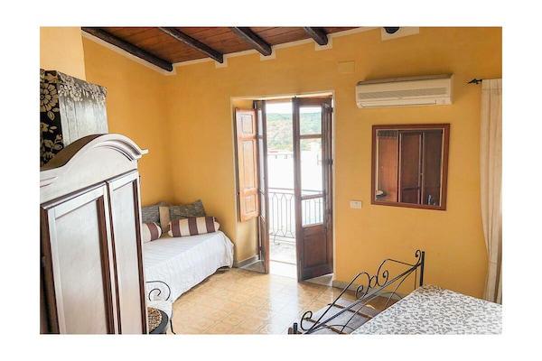 Foto van Borgo al Costa IV - Vakantiehuis in Rodi Milici - Untagged