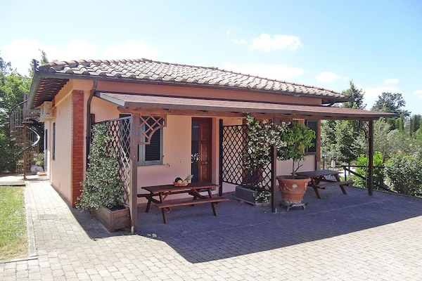 Foto van Appartement in Vinci met zwembad & wellness - Vakantiehuis in Pinete Fucecchio - ExteriorSummer
