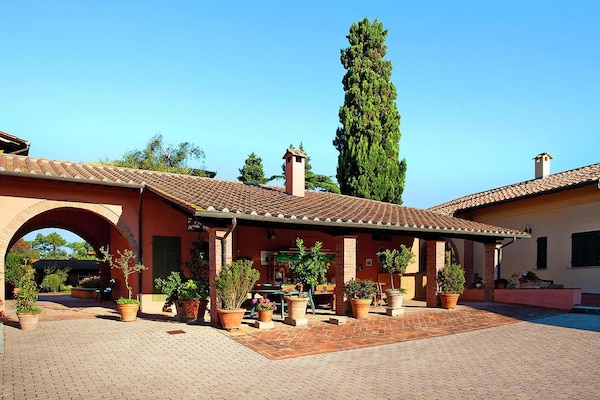 Foto van Appartement in Vinci met zwembad & wellness - Vakantiehuis in Pinete Fucecchio - AreaSummer1KM
