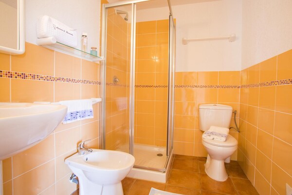 Foto van Appartement bij Pinarellu strand - Vakantiehuis in Marine de Pinarello - BathRoom