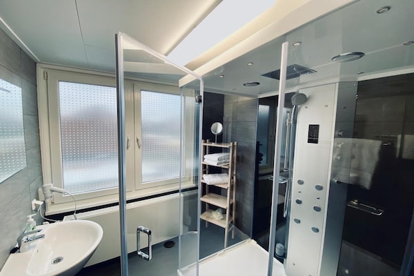 Foto van Verblijf bij Tuin, Limburg - Vakantiehuis in Kerkrade - BathRoom