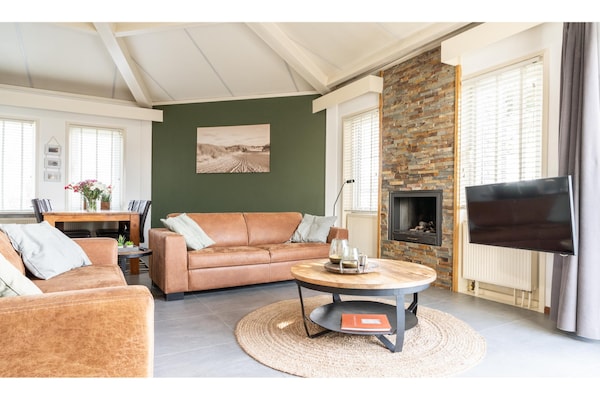 Foto van Vakantiehuis op Ameland bij Golfbaan - Vakantiehuis in Hollum - LivingRoom