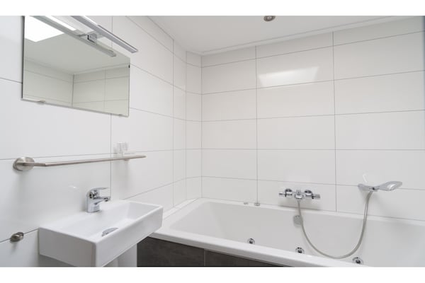Foto van Vakantiehuis op Ameland bij Golfbaan - Vakantiehuis in Hollum - BathRoom