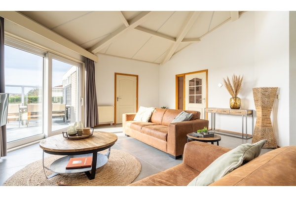 Foto van Vakantiehuis op Ameland bij Golfbaan - Vakantiehuis in Hollum - LivingRoom