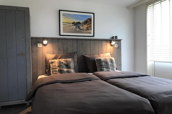 Foto van Vakantiehuis op Ameland bij Golfbaan - Vakantiehuis in Hollum - BedRoom