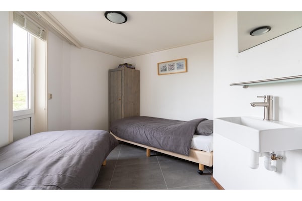 Foto van Vakantiehuis op Ameland bij Golfbaan - Vakantiehuis in Hollum - BedRoom