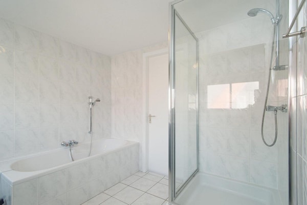Foto van Villa met uitzicht over het park De Buitenplaats - Vakantiehuis in Callantsoog - BathRoom