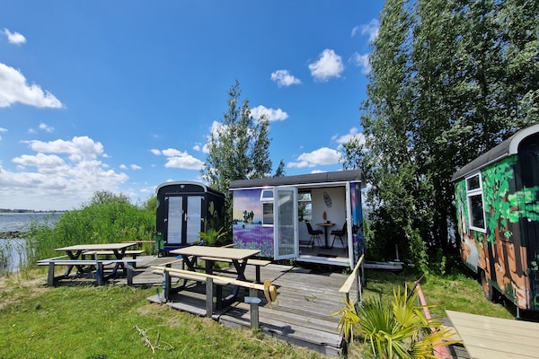 Foto van Bolderwagen voor kleine stelletjes aan het meer - Vakantiehuis in Almere - ExteriorSummer