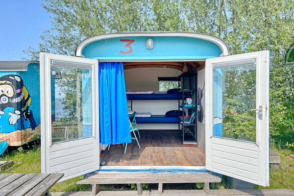 Foto van Bolderwagen voor kleine stelletjes aan het meer - Vakantiehuis in Almere - ExteriorSummer