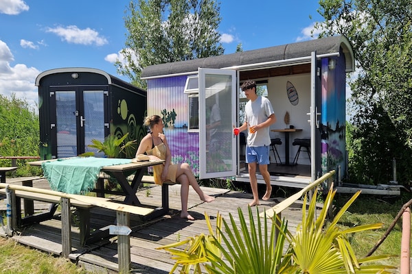Foto van Bolderwagen voor kleine stelletjes aan het meer - Vakantiehuis in Almere - ExteriorSummer