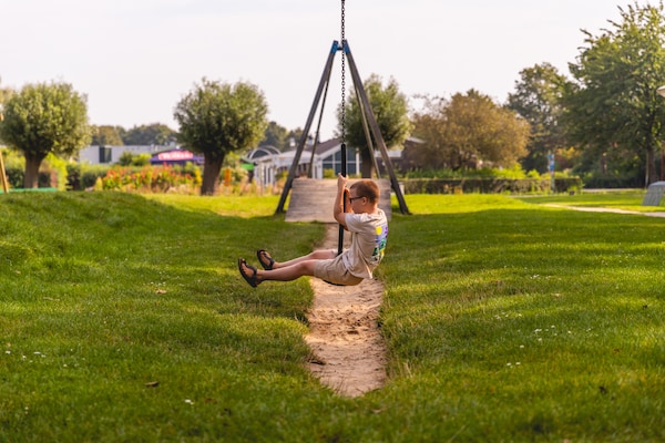 Foto van Vakantiewoning in Andijk met eigen vissteiger - Vakantiehuis in Andijk - ParkFacilities