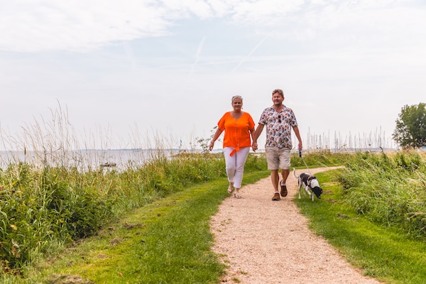 Foto van Vakantiewoning in Andijk met eigen vissteiger - Vakantiehuis in Andijk - ParkFacilities