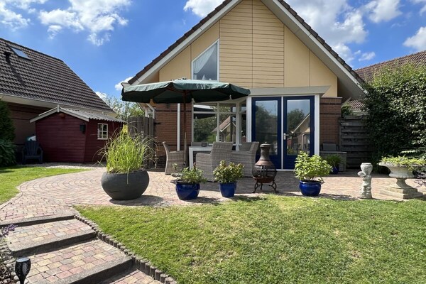 Foto van Carpe Diem met steiger en boot - Vakantiehuis in Medemblik - Untagged