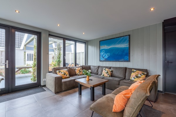 Foto van Groepsreisje Callantsoog | Strand - Vakantiehuis in Callantsoog - LivingRoom