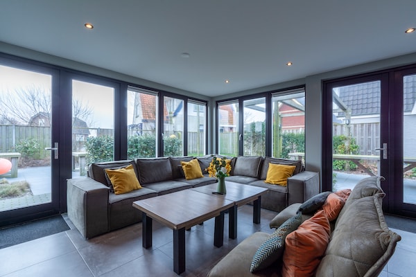 Foto van Groepsreisje Callantsoog | Strand - Vakantiehuis in Callantsoog - LivingRoom