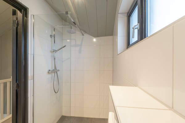 Foto van Groepsreisje Callantsoog | Strand - Vakantiehuis in Callantsoog - BathRoom