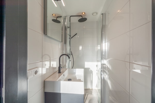 Foto van Groepsreisje Callantsoog | Strand - Vakantiehuis in Callantsoog - BathRoom